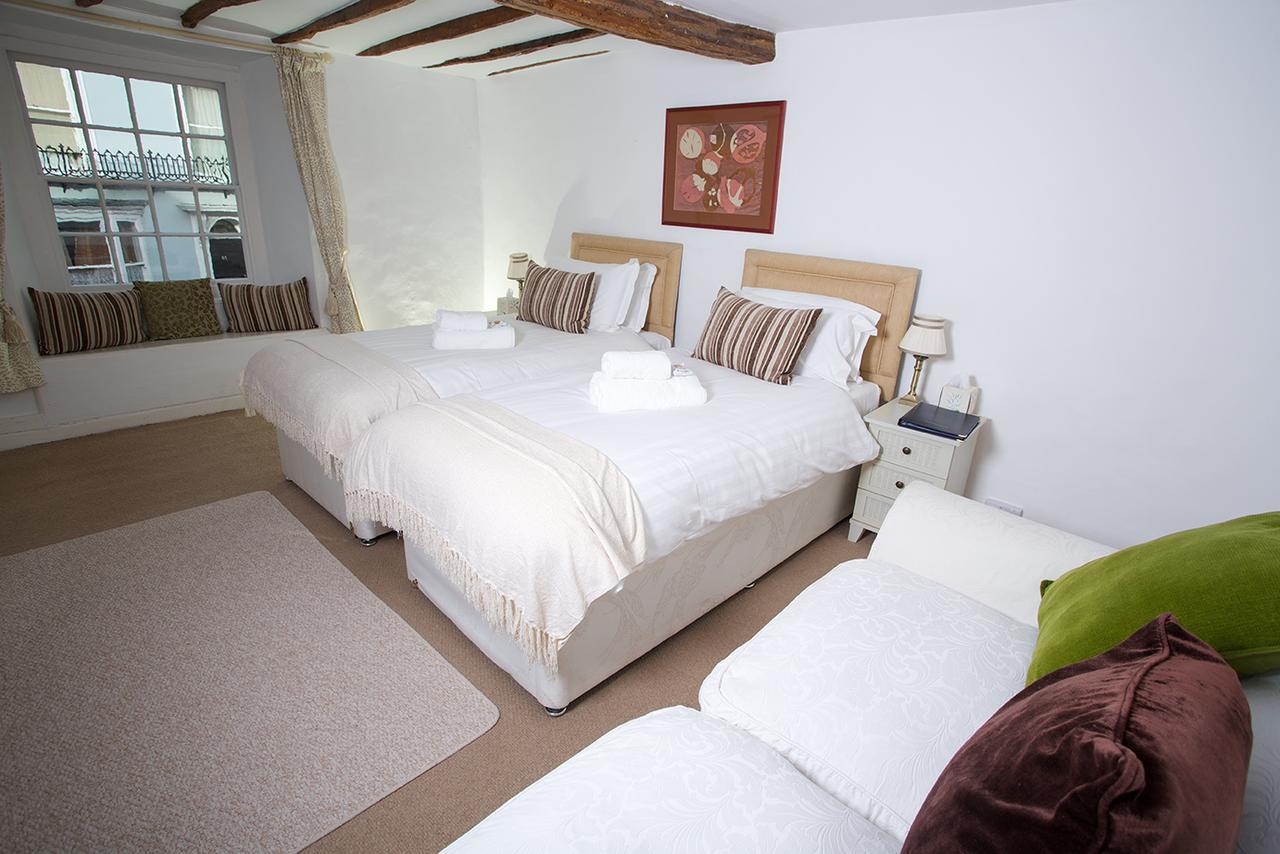 Ashburton Court 79 Bed and Breakfast Buitenkant foto